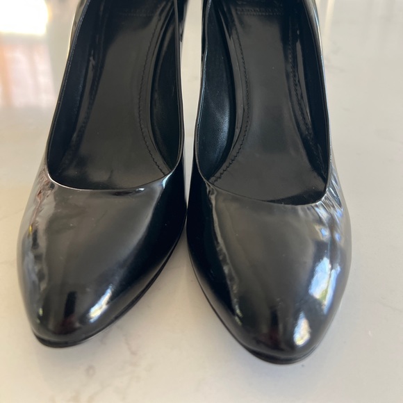 Black Patent Burberry Pumps size 39 - Picture 8 of 9